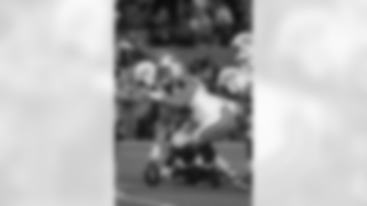 Nick Mangold Photos
