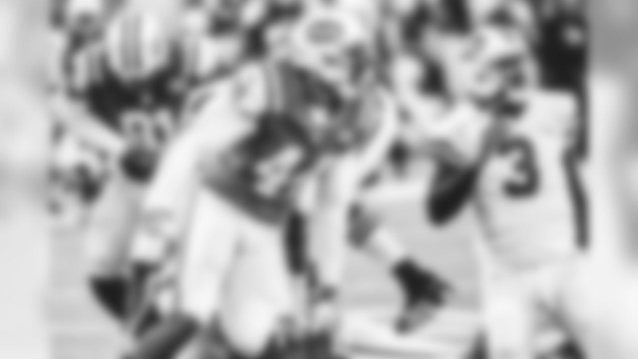 LB Corey Lemonier (UFA)