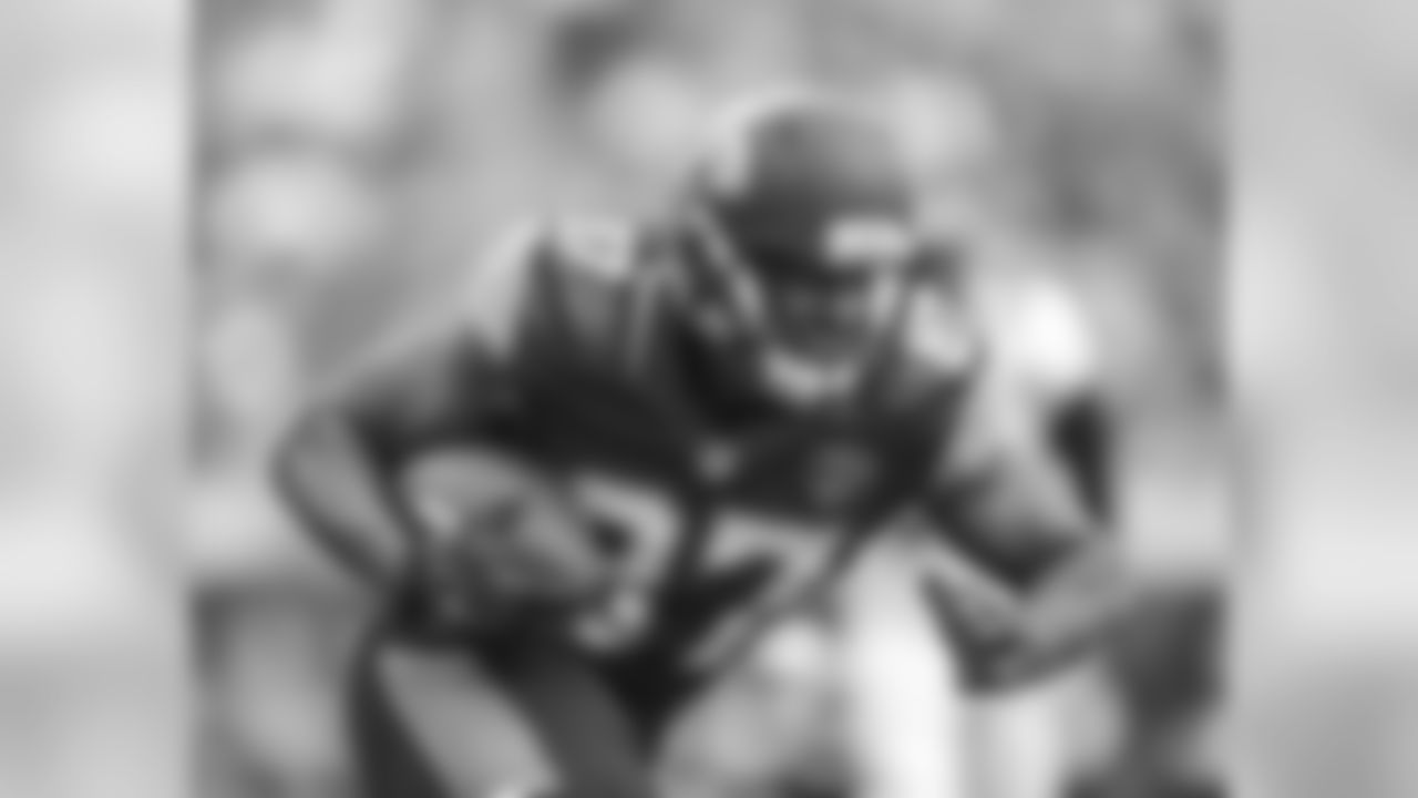 Neal Sterling (TE)