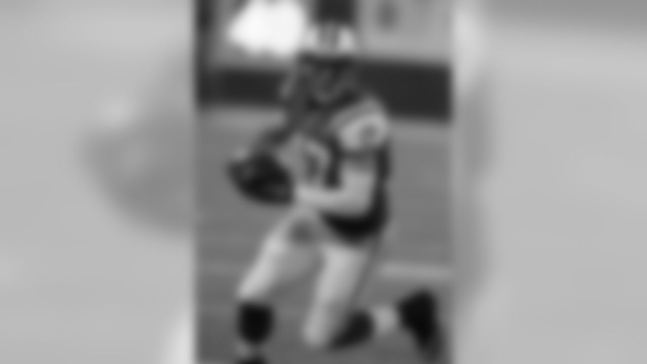 WR Greg Salas was signed off the Eagles practice squad midway through the 2013 season and helped the Jets overcome injury woes at the wide receiver position. With the Jets he caught eight passes for 143 yards, 57 of which came in his debut—a 26-20 win over New Orleans.