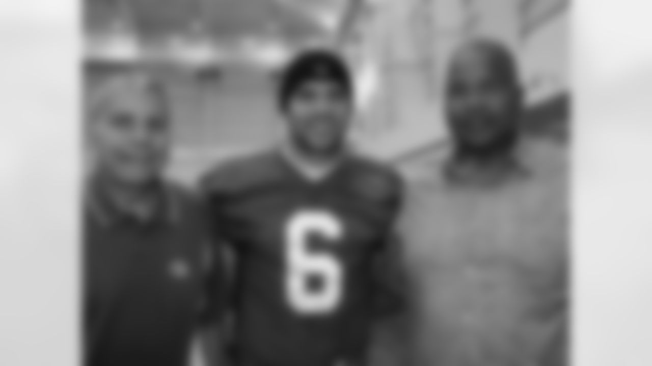 Winston Hill Photos