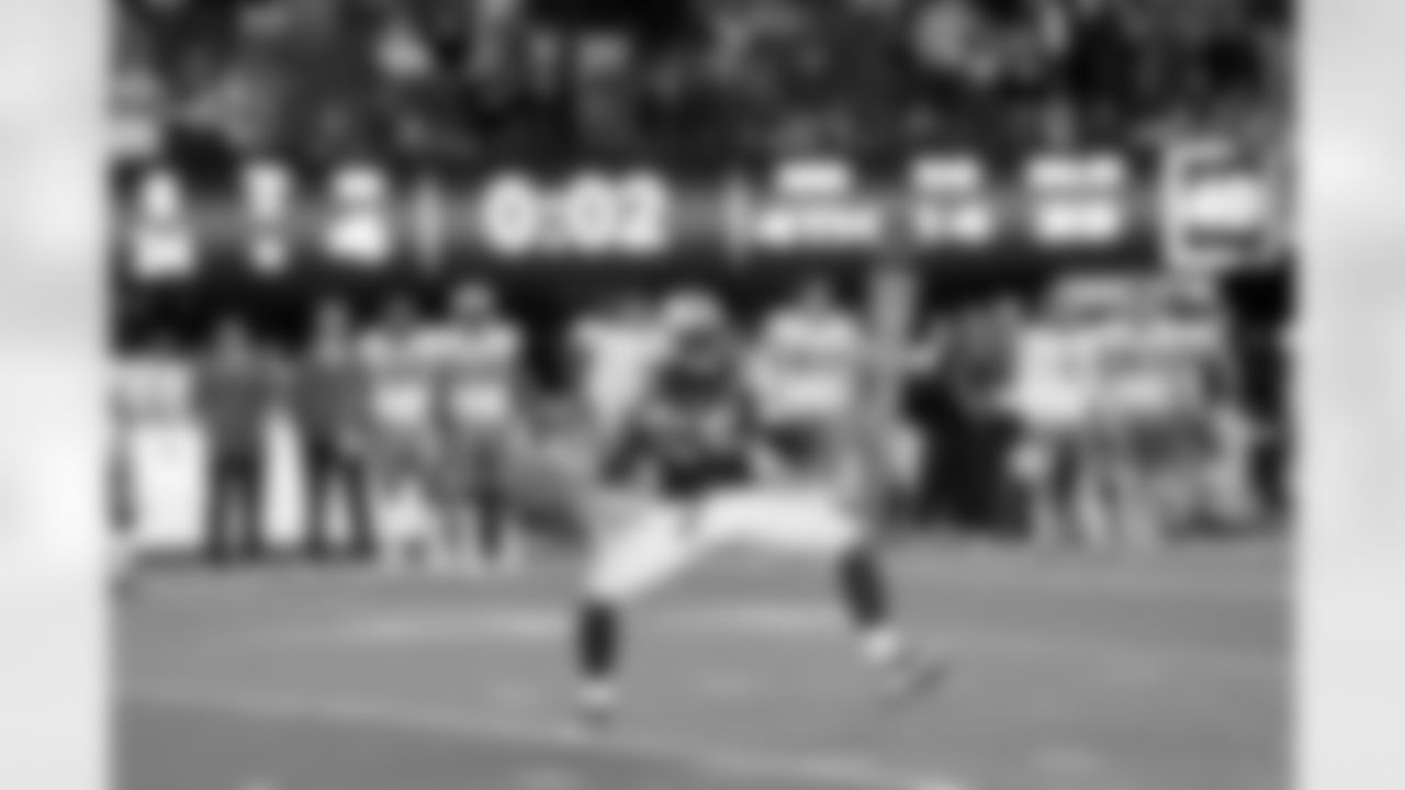 2011 Regular Season Week 6 Jets vs. Dolphins Game Photos