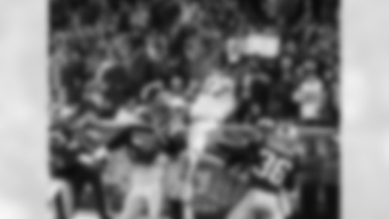 2009 Week 11 Jets at Patriots Photos