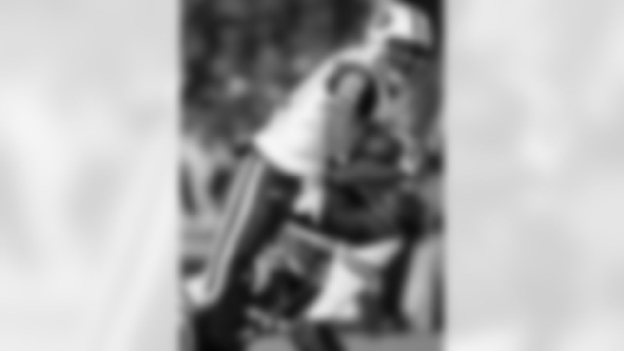 TE Dustin Keller Photos