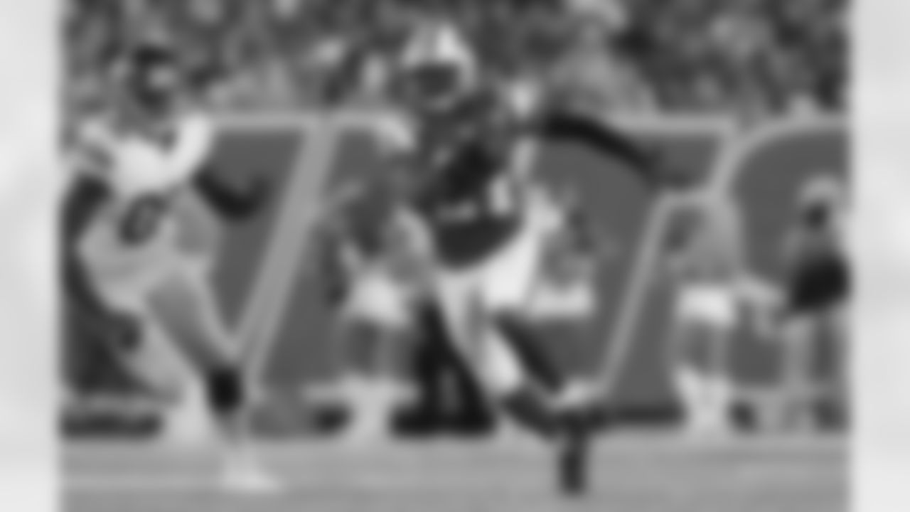 CB Darrelle Revis