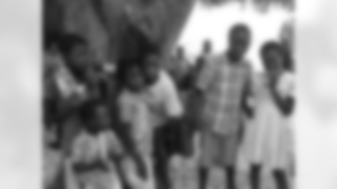 Jets Players Visit Haiti to Help Earthquake Victims