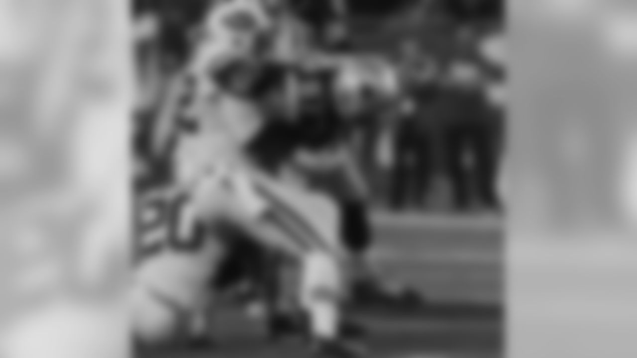 "The Hitman" is just two tackles shy of becoming just the fourth Jet to be credited with 1,000 career tackles. He's the main communicator for the defense, just one of the reasons defensive coordinator Dennis Thurman is appreciative of having Harris on his side: "David has played well. He's been a leader. He's been consistent. He's tackled well. He's improved in his pass coverage — except for last week when he dropped the interception, but we've forgiven him. He's become what we always thought he could be: a leader on our defense, a consistent guy that has manned the middle for us, has been good against the run and pass. I don't think we could've asked any more of David than he's given us."