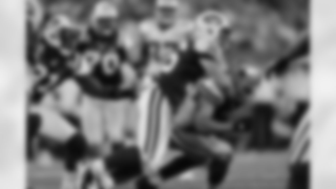 Jim Leonhard Photos