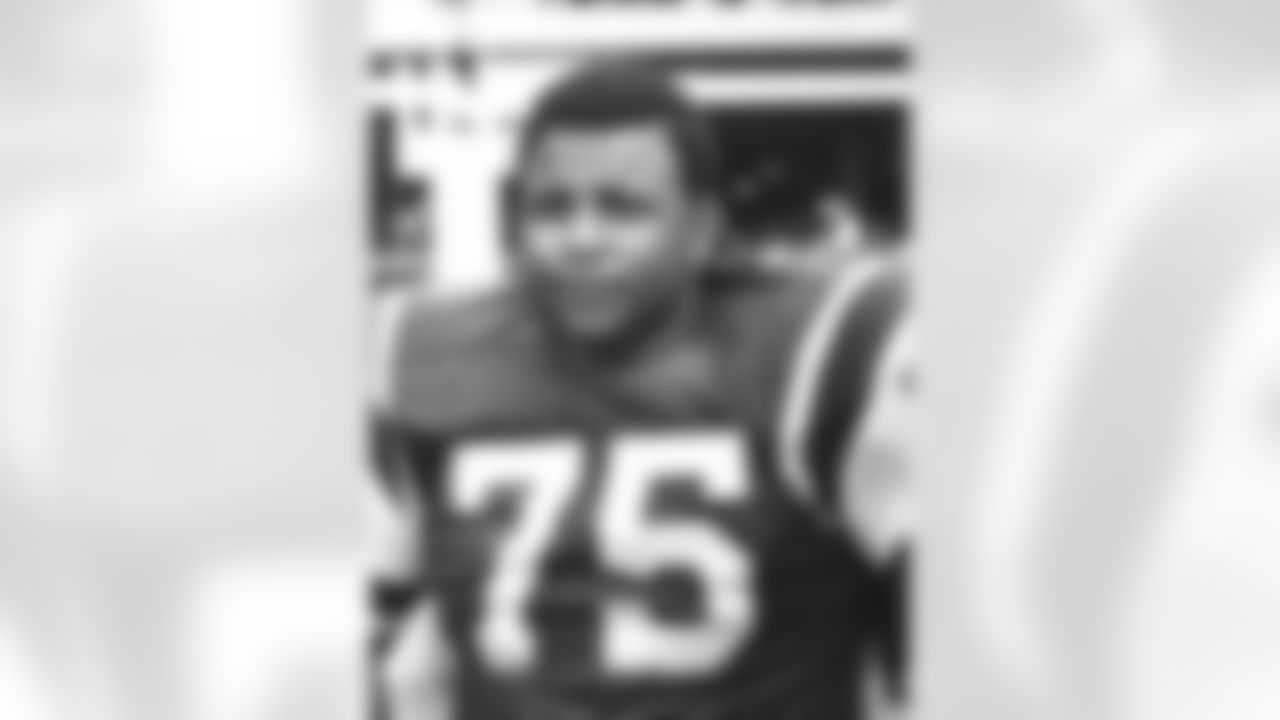 Winston Hill Photos