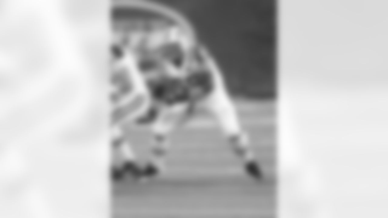 Matt Slauson Photos