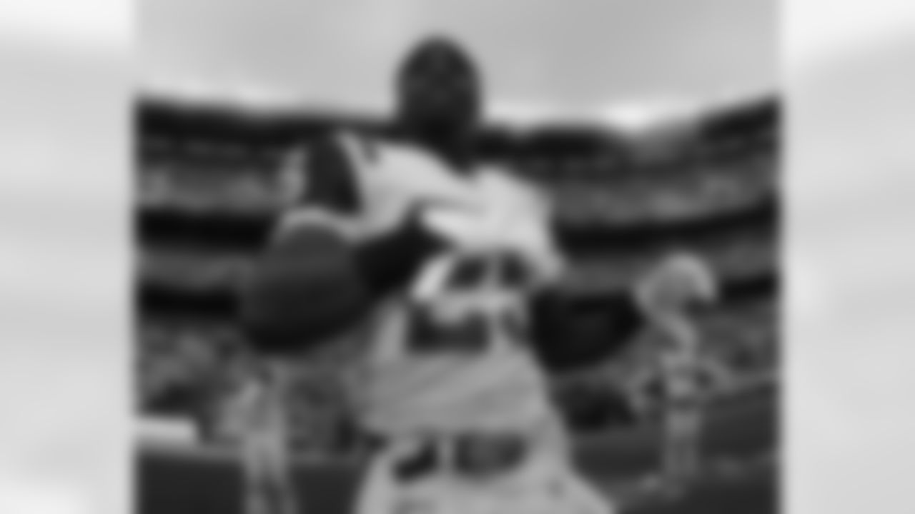 Joe Mcknight Photos