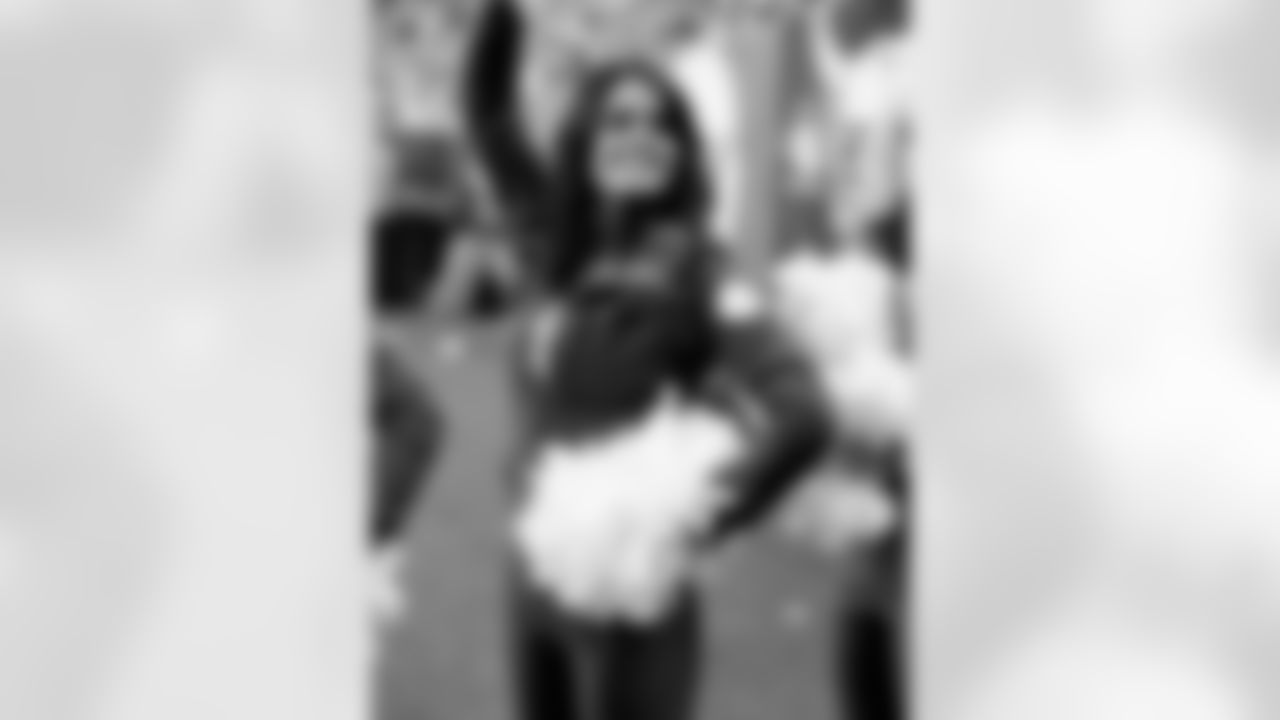 Linda 2009 Flight Crew Member Photos