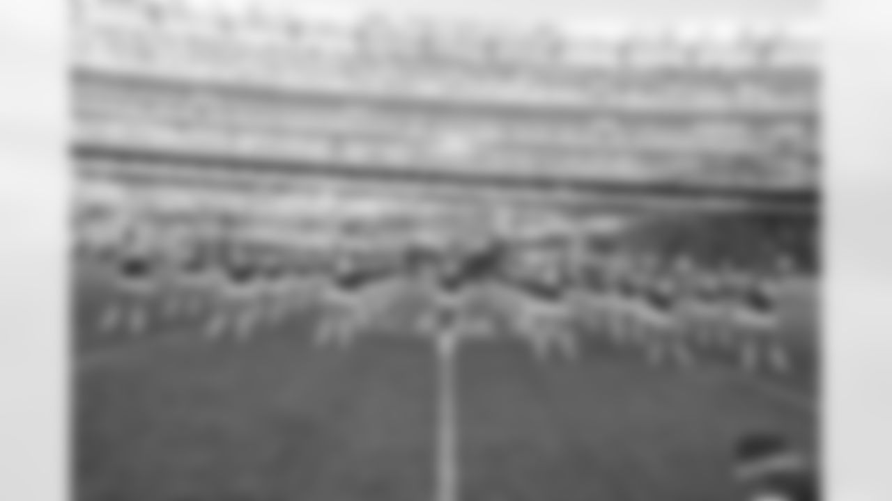 New York Jets Flight Crew: Jets vs Giants