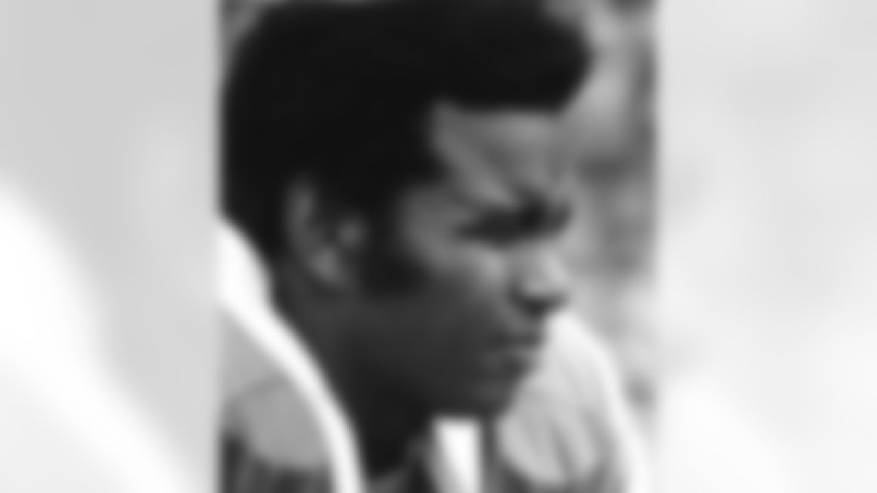 Winston Hill Photos