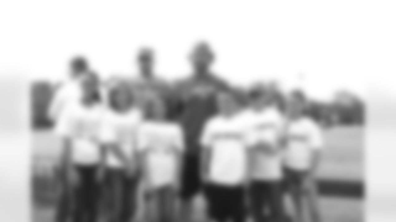 Hometown Huddle: Rookies Stand Tall for Florham Park Kids
