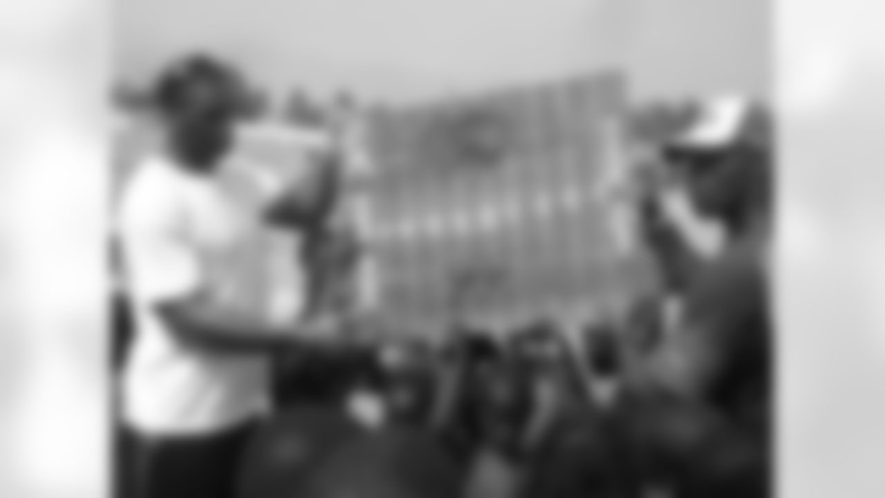 Jets Players Visit Haiti to Help Earthquake Victims