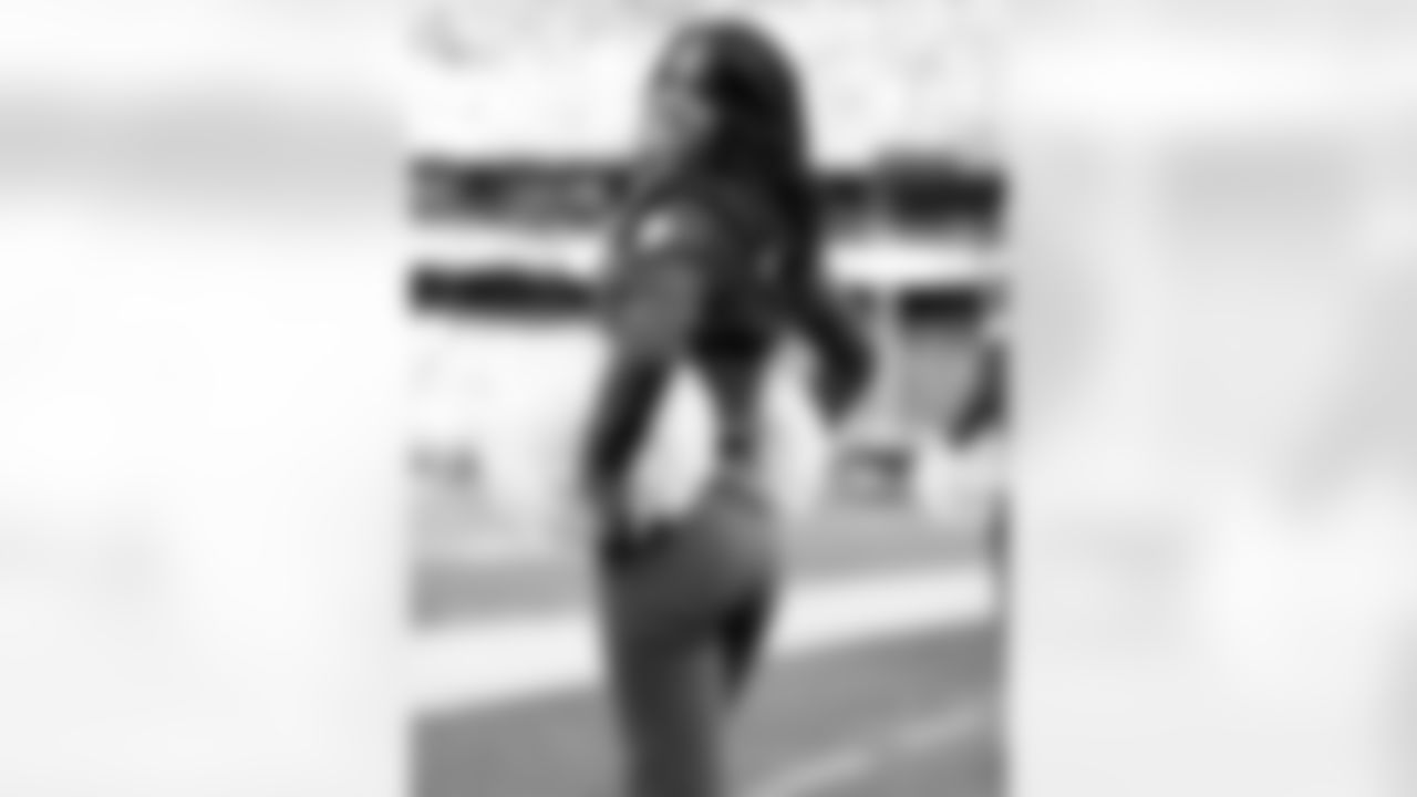Linda 2009 Flight Crew Member Photos