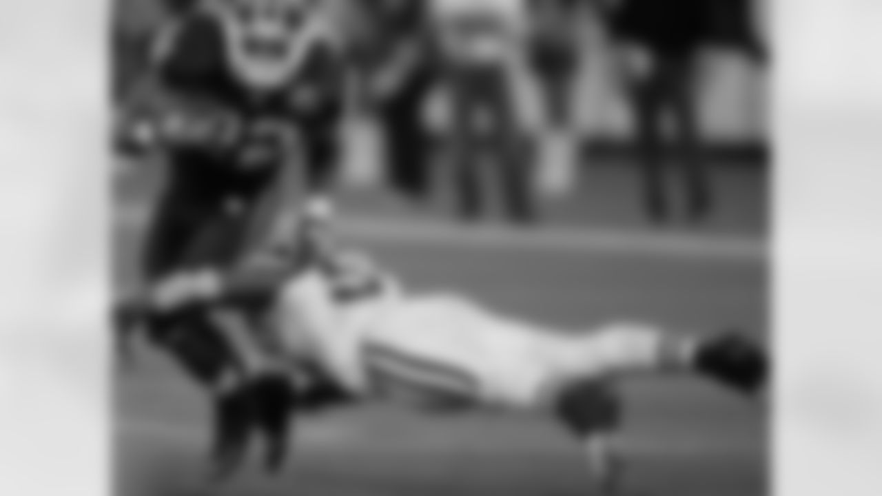 2009 Week 13 Jets at Bills Photos