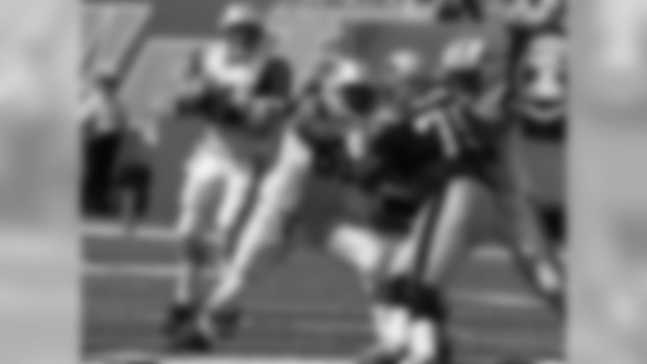 Brandon Moore Photos