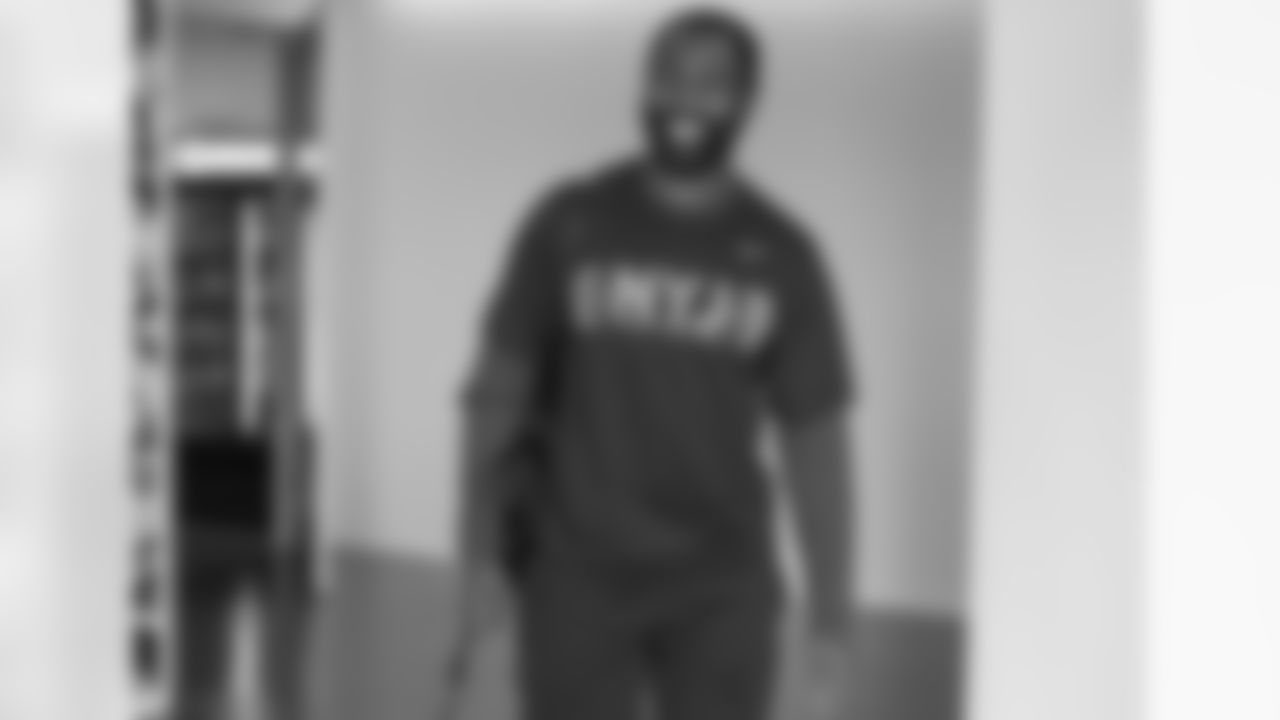 CB Darrelle Revis