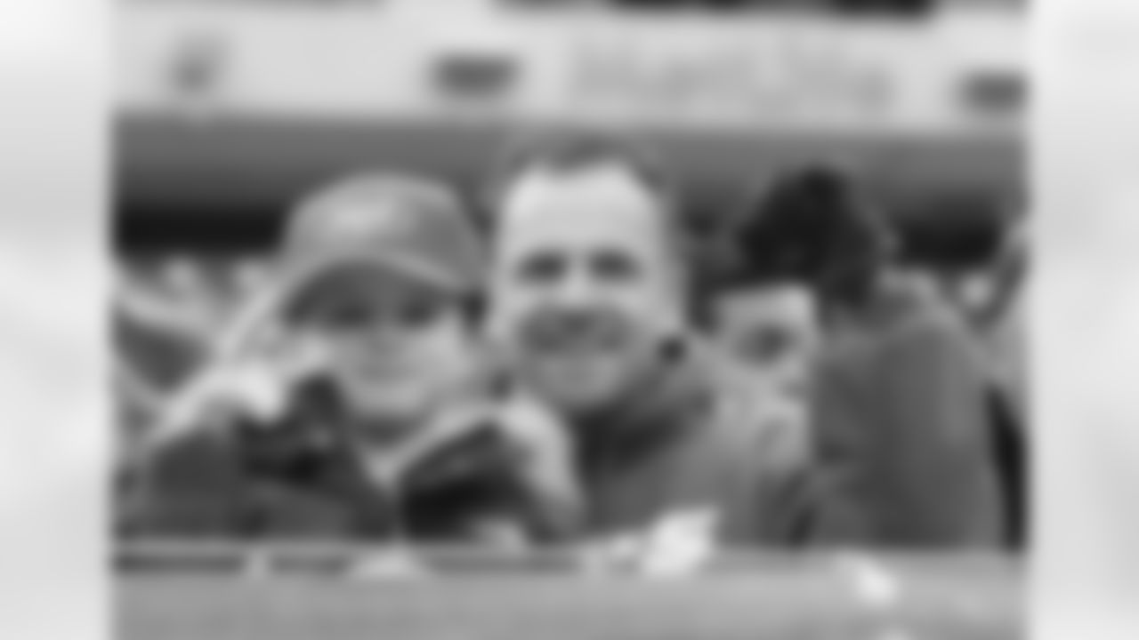 Jonny Lee Miller - 12/21 Jets vs Patriots