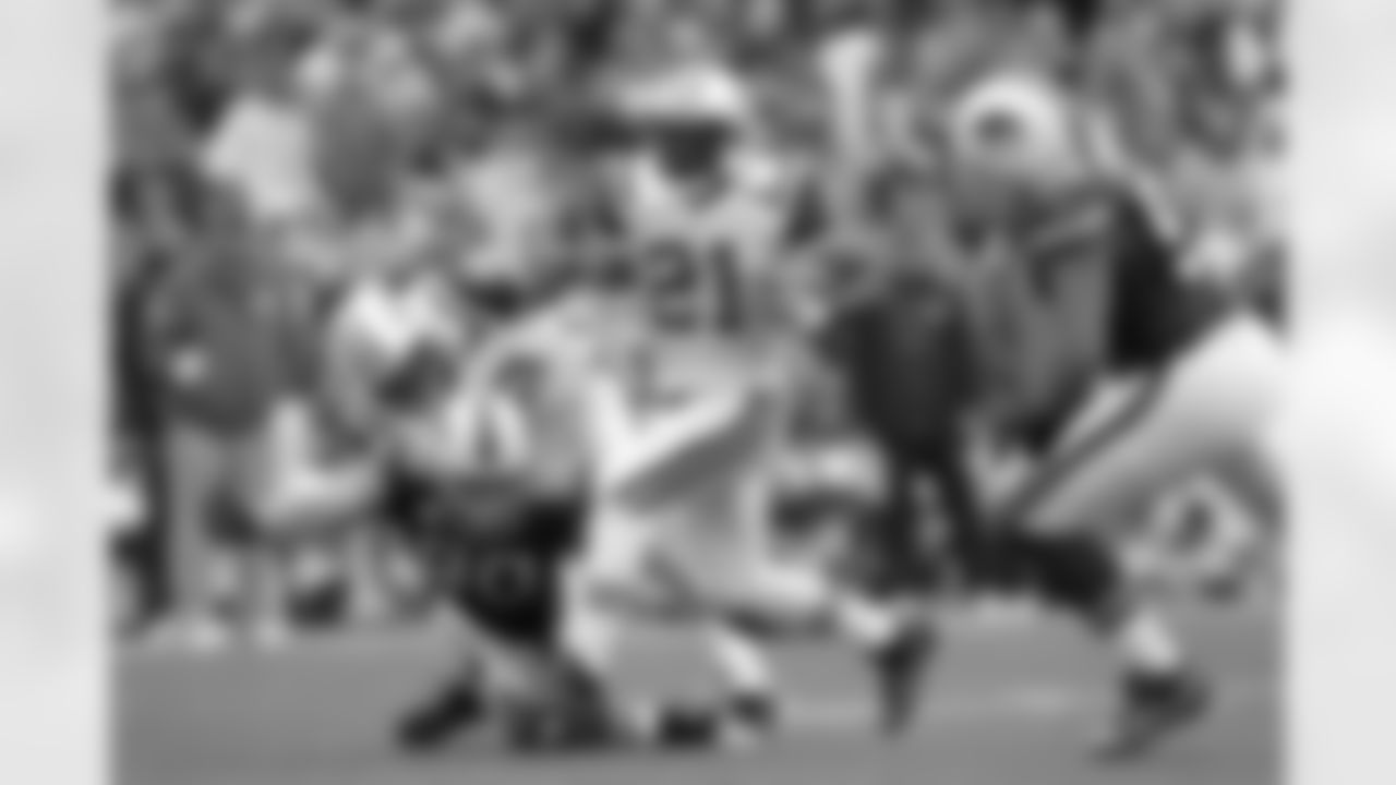 2010 Week 4 Jets at Bills Game Photos