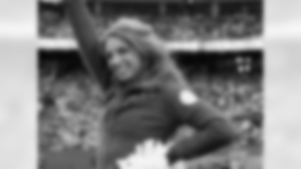 Lauren P. 2009 Flight Crew Member Photos