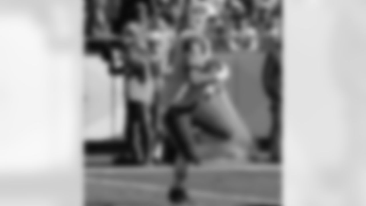 For the first time in his professional career, Amaro finished a game with no catches and no targets, although he did field his first professional kickoff return after the Chiefs kicked away from Harvin. The Chiefs kept the rookie in check, but Amaro feels he'll get back into the action against the Steelers: "I plan on making up for it this week."
