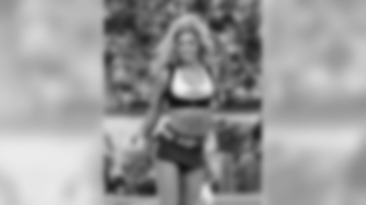 New York Jets Flight Crew: Jets vs Dolphins