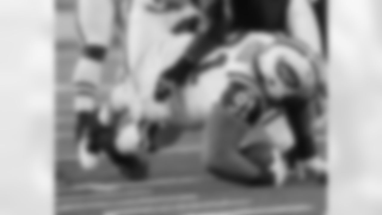 Sione Pouha Photos