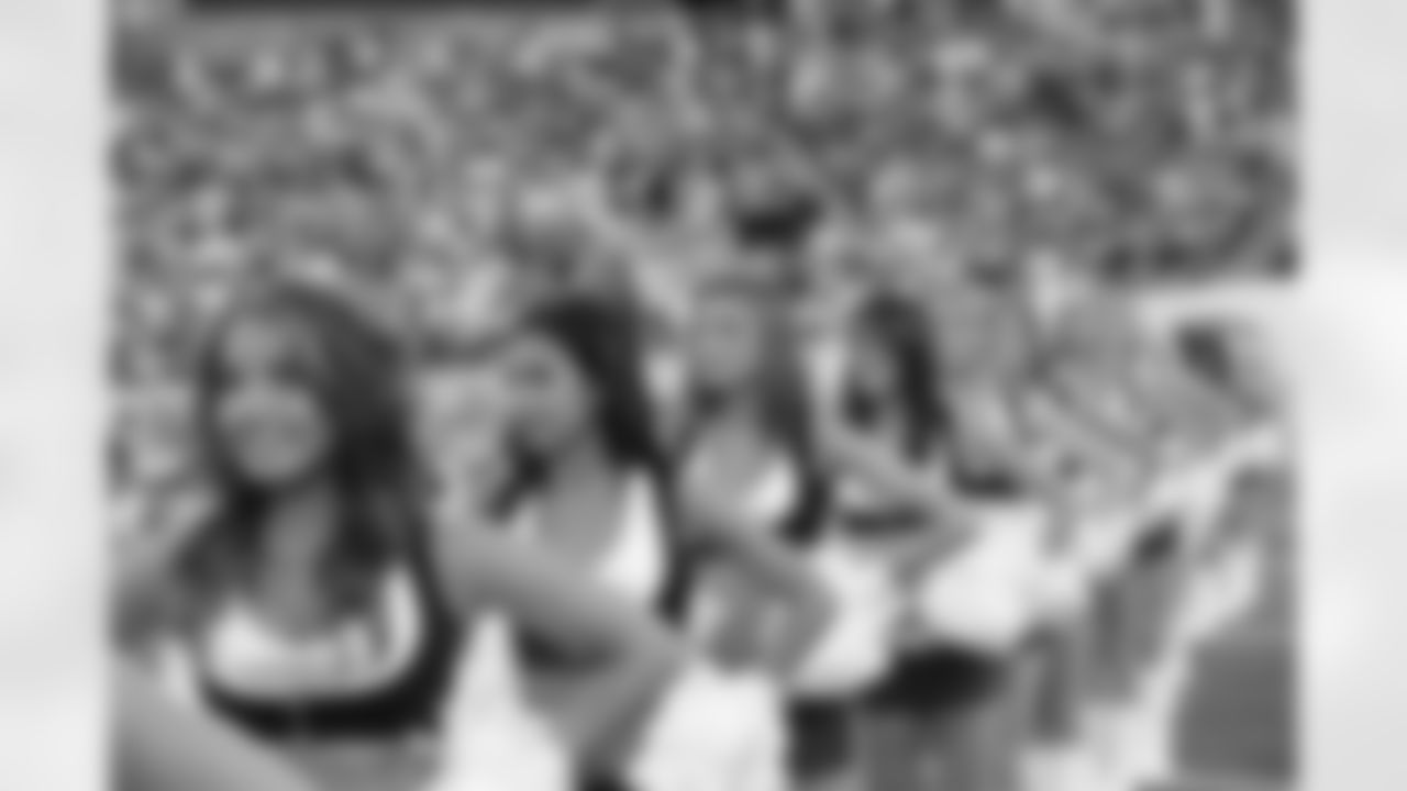 2010 Preseason Week 2 Jets vs Redskins Flight Crew Photos