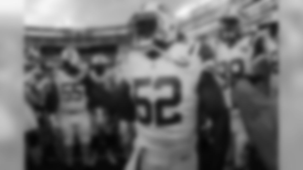 LB David Harris