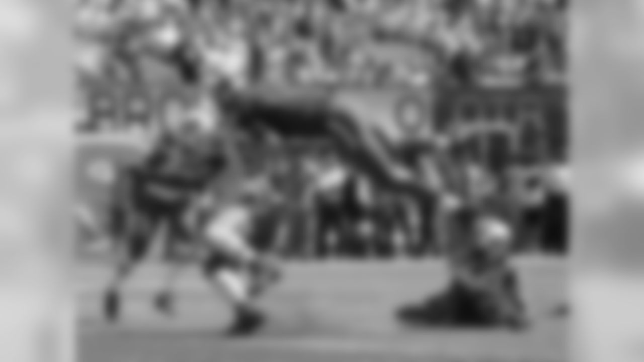 41. Pryor & Davis Force First Fumble of 2015