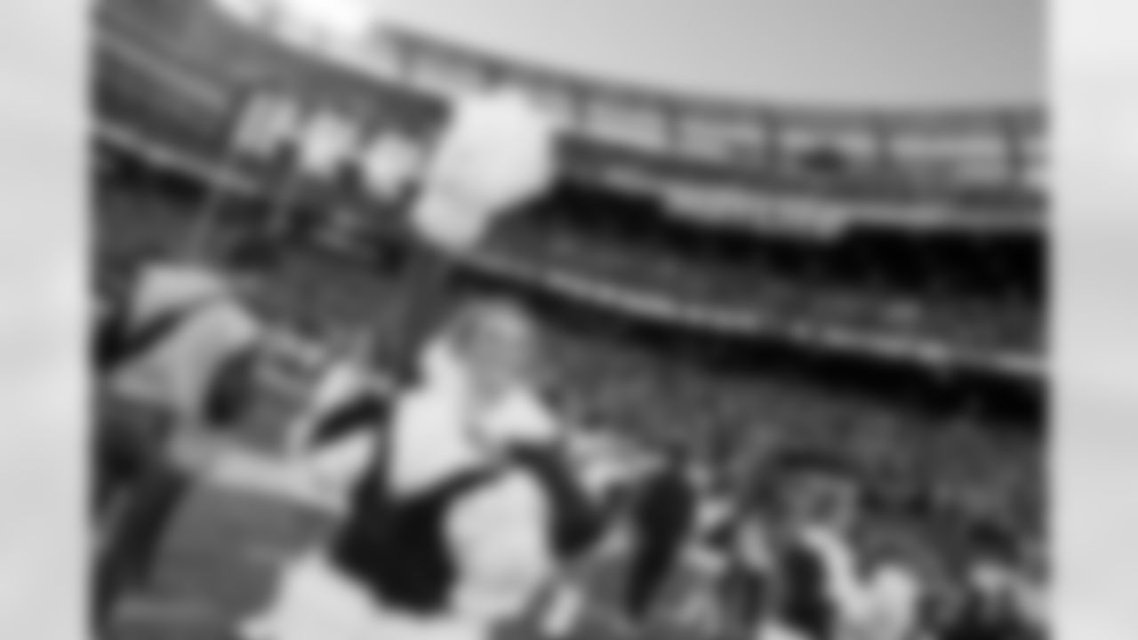 New York Jets Flight Crew: Jets vs Giants