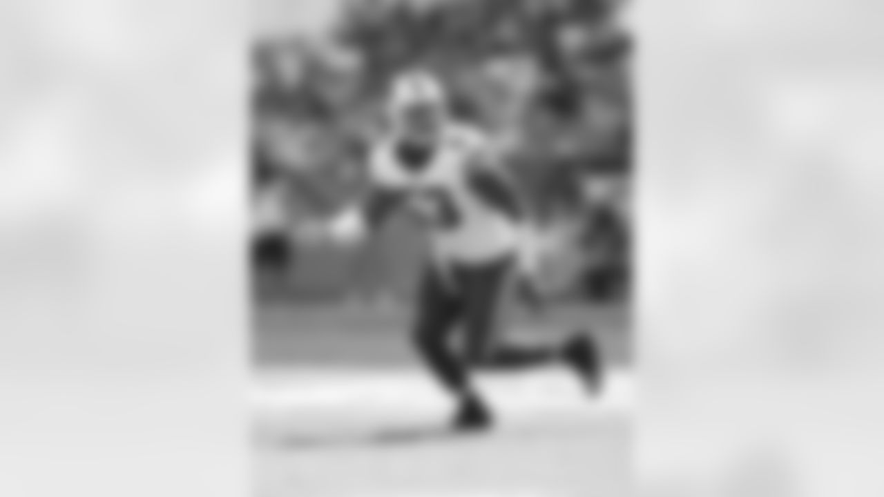 No. 20 Zach Brown, LB