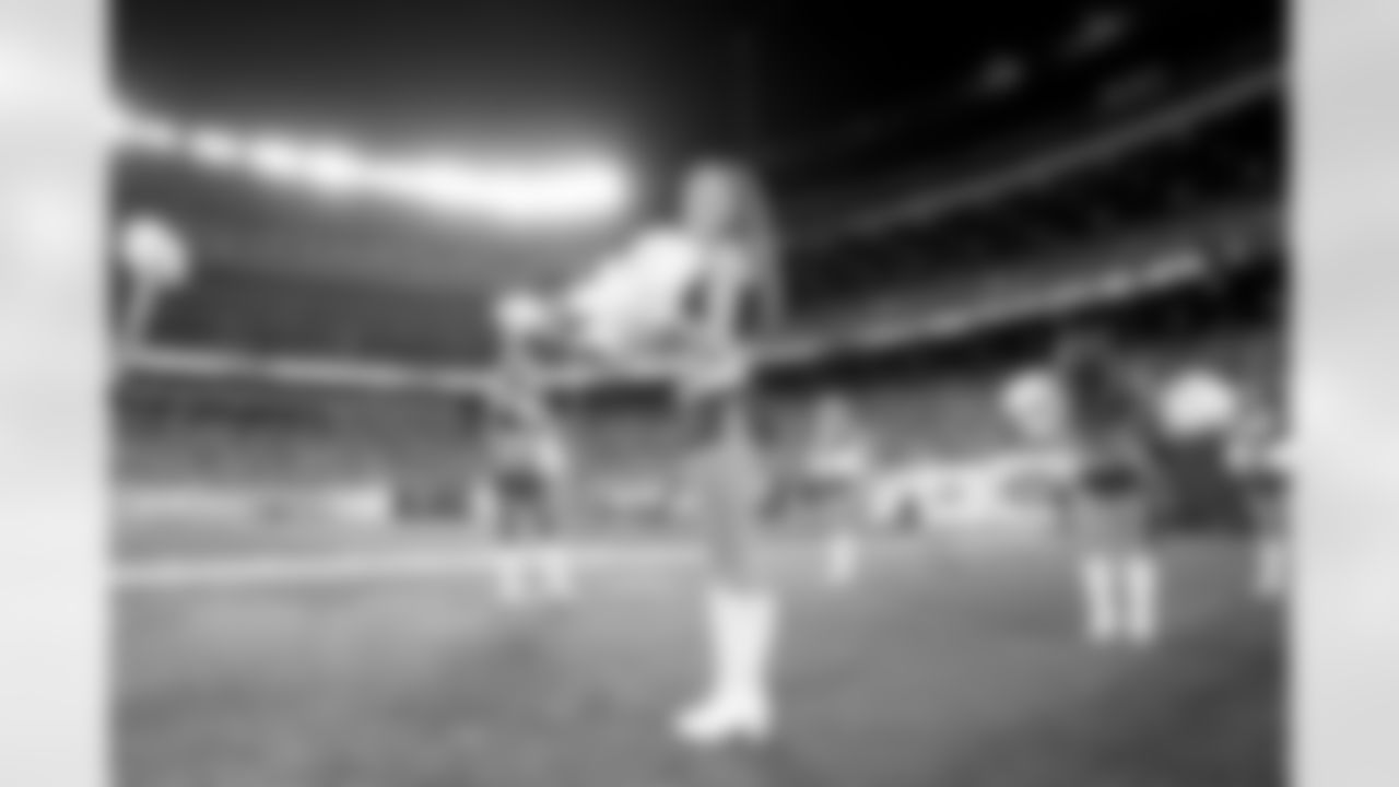 2011 Preseason Week 4 Jets vs Eagles Junior Flight Crew Photos