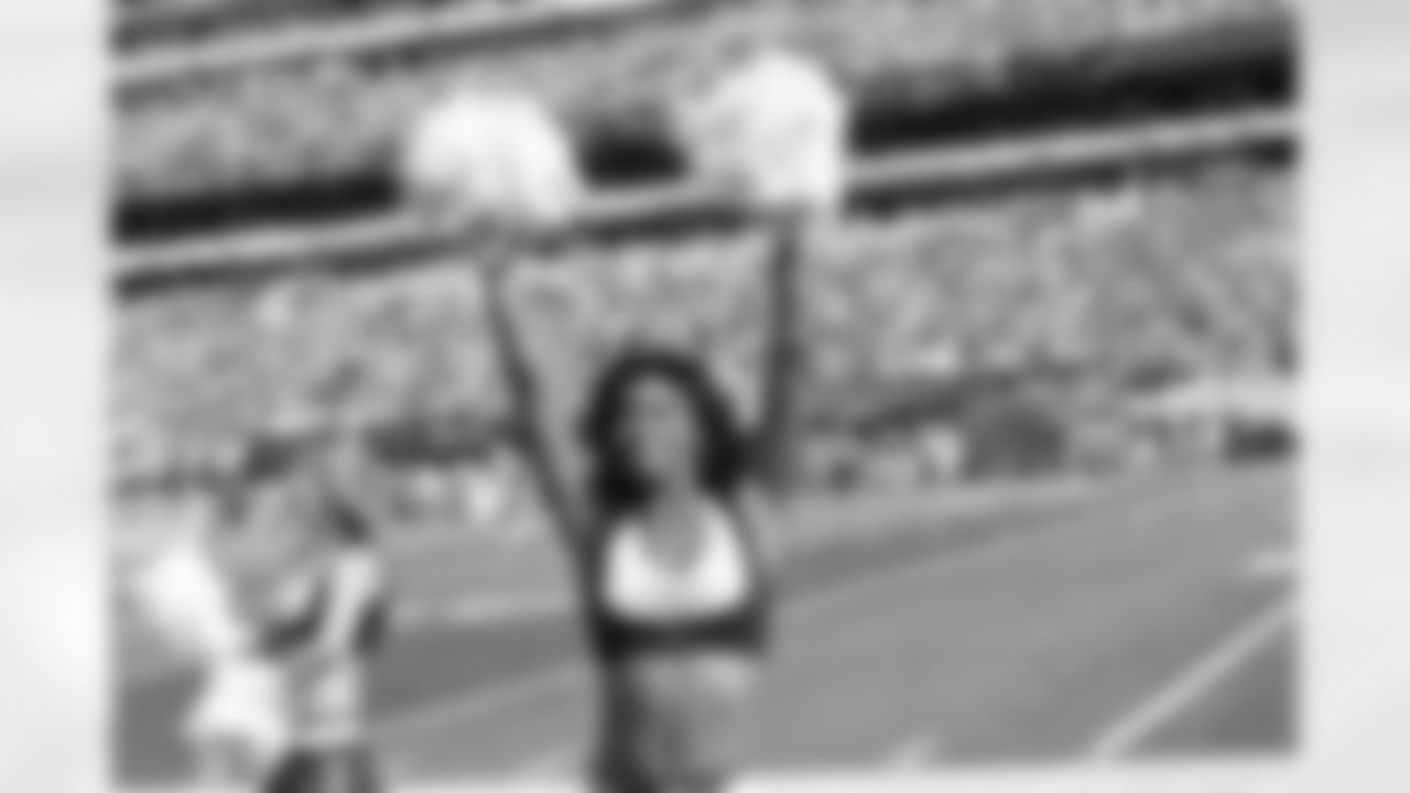 New York Jets Flight Crew: Jets vs Chargers