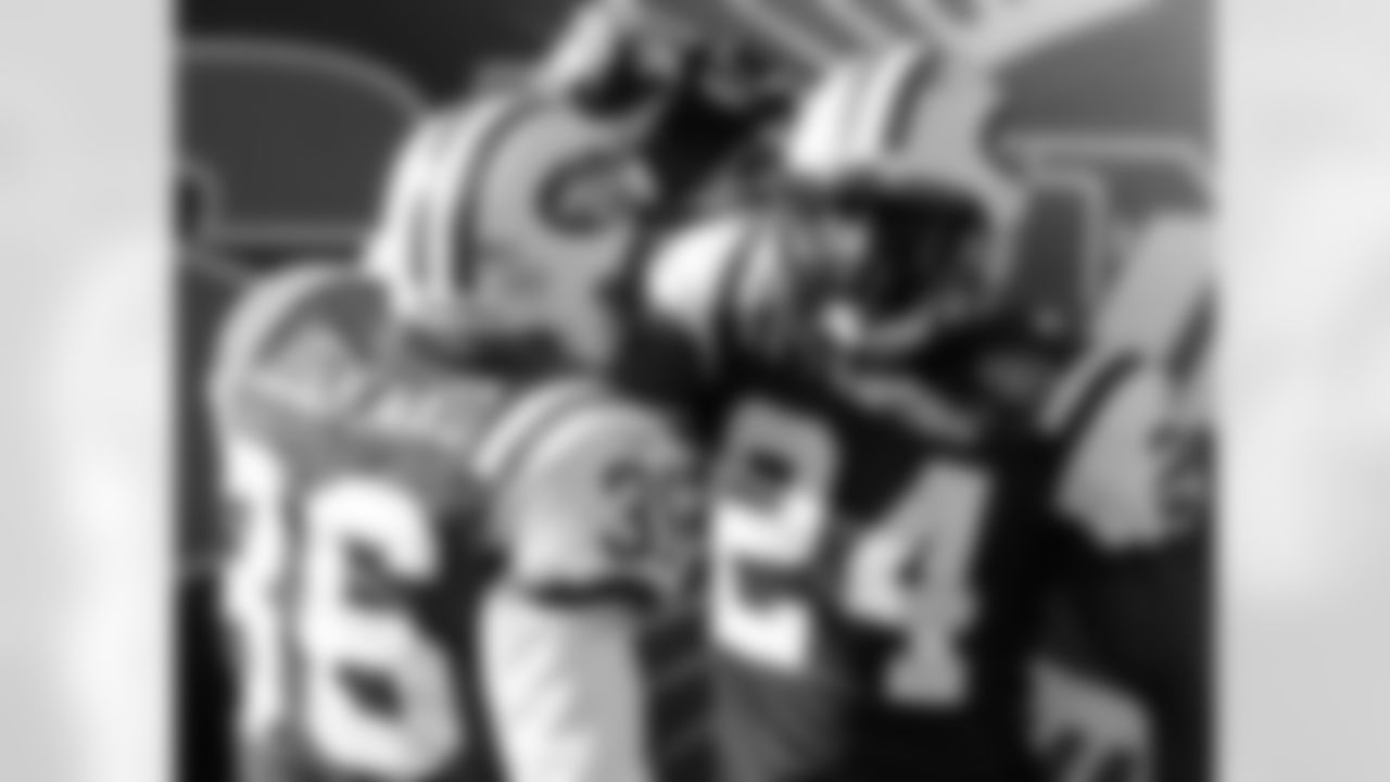 2009 Week 12 Jets vs Panthers Photos
