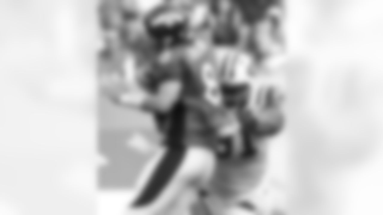 Sione Pouha Photos