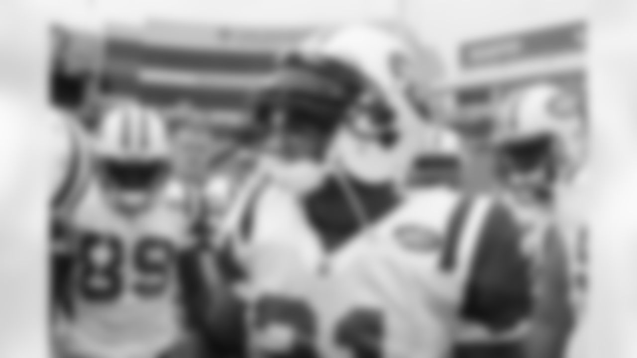 2010 Week 4 Jets at Bills Game Photos