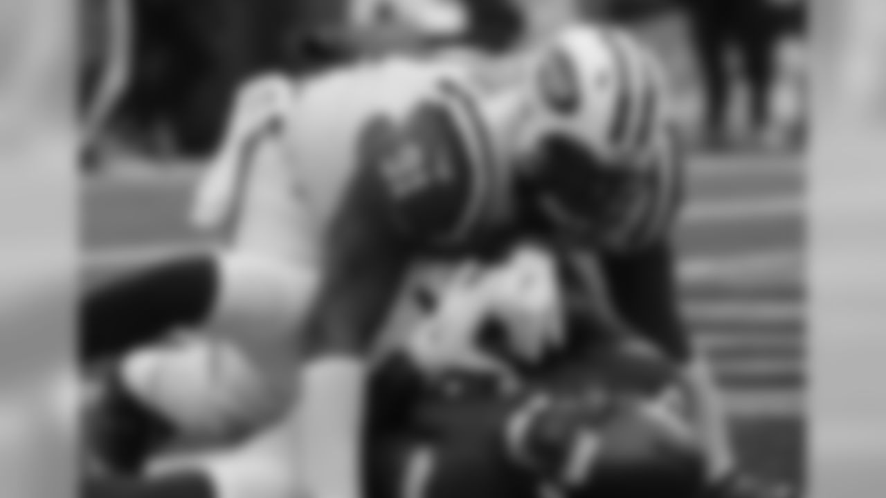 Coming off a performance in which he had three sacks, one of which came in the end zone for a safety, look for Richardson to continue his hot streak. DE Muhammad Wilkerson is listed as doubtful, so last season's Defensive Rookie of the Year will need to keep up his high level of play in this game.