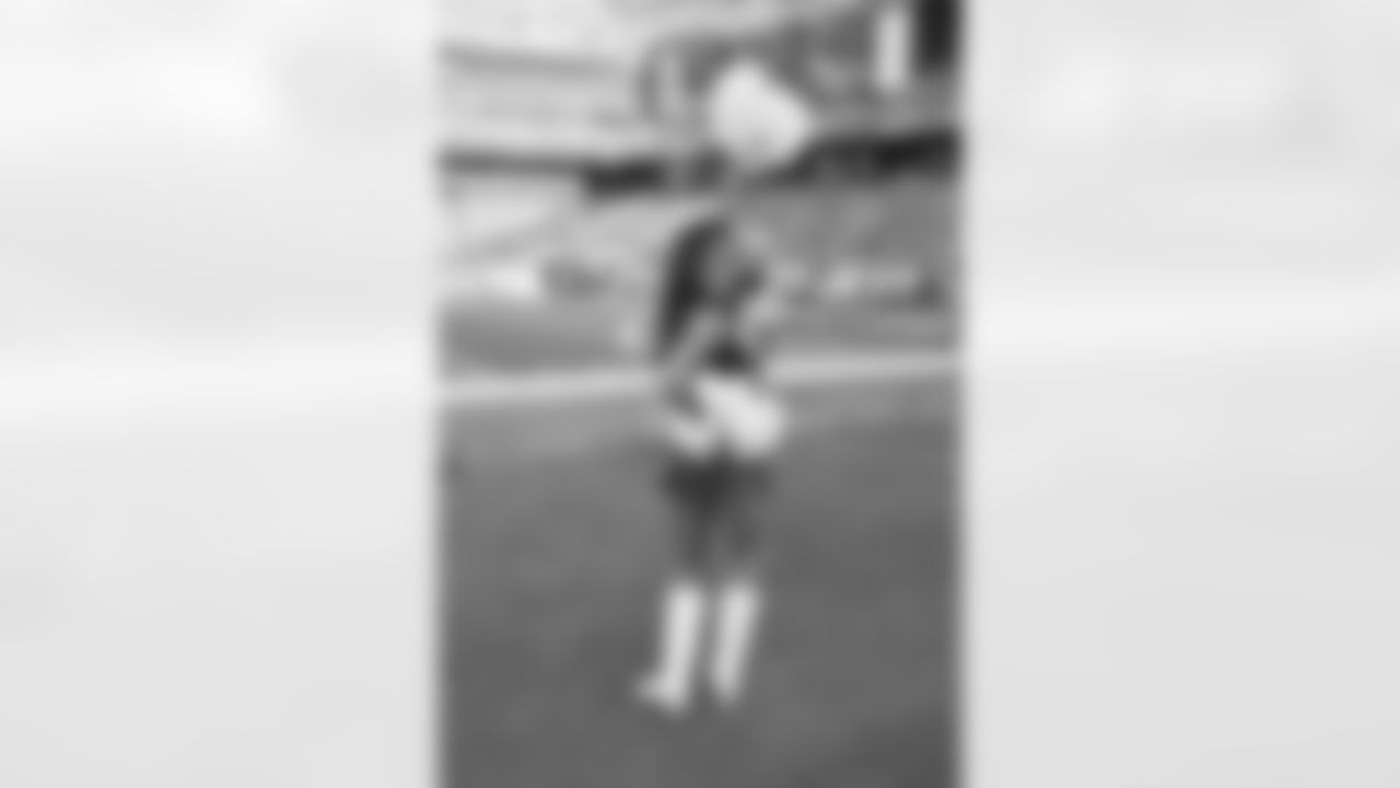 New York Jets Flight Crew: Jets vs Chargers