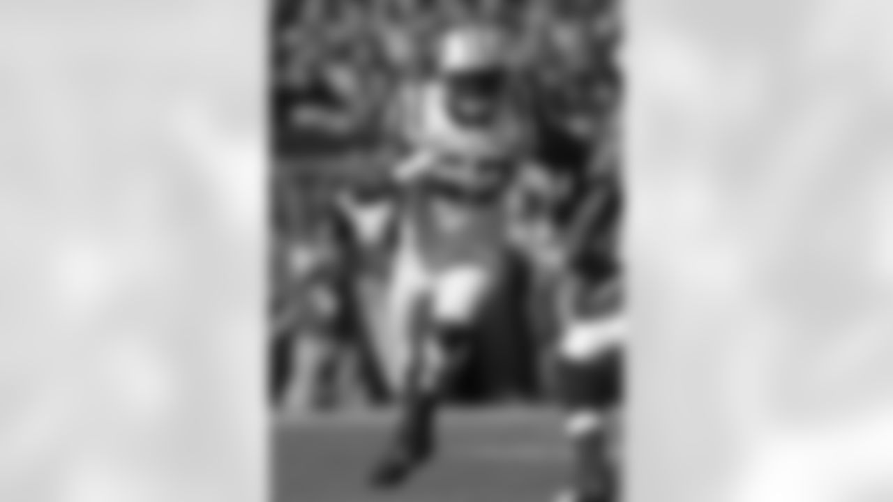 Bart Scott Photos