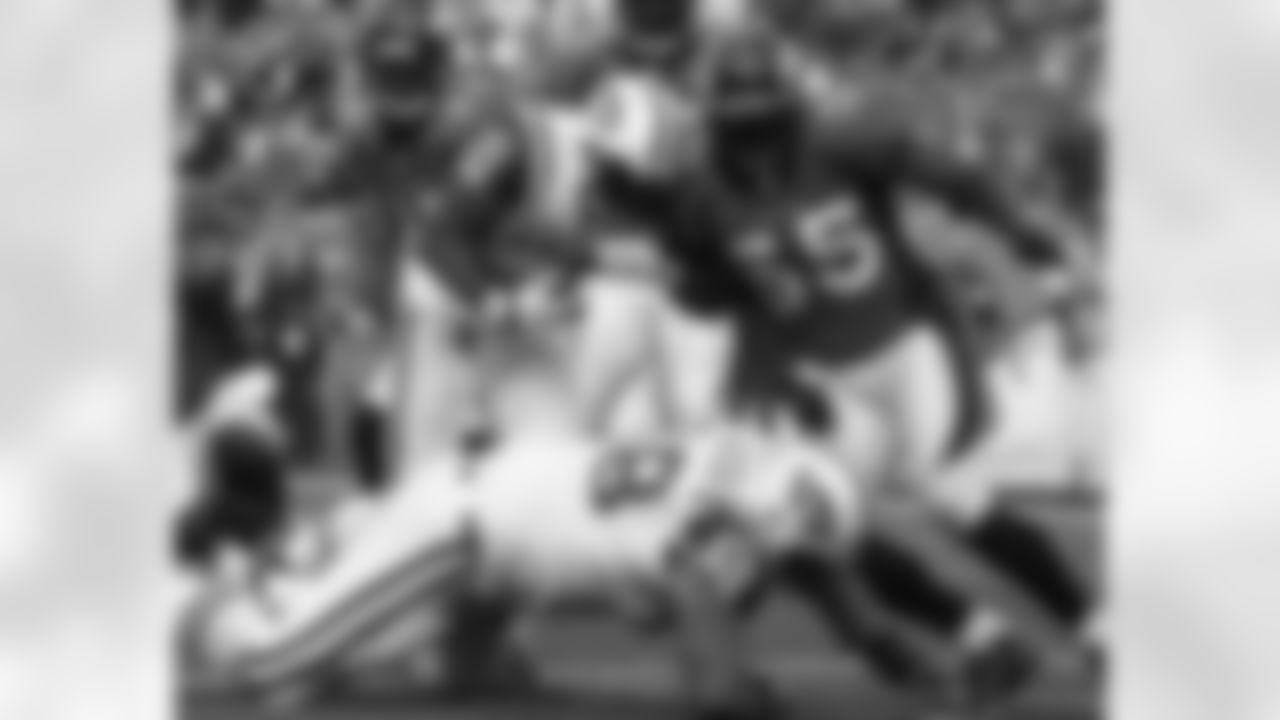2010 Week 6 Jets at Broncos Game Photos
