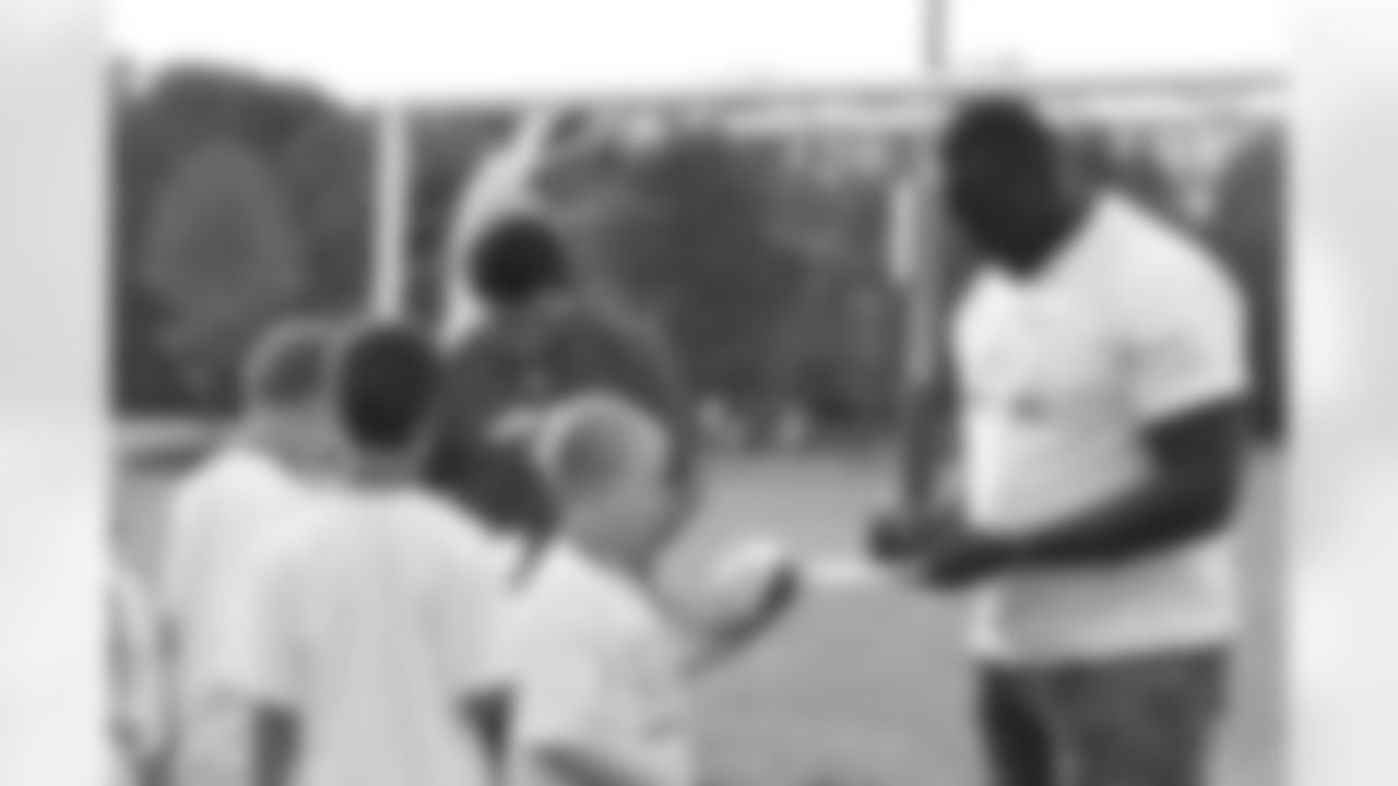 Hometown Huddle: Rookies Stand Tall for Florham Park Kids