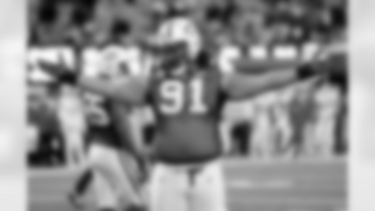 Sione Pouha Photos