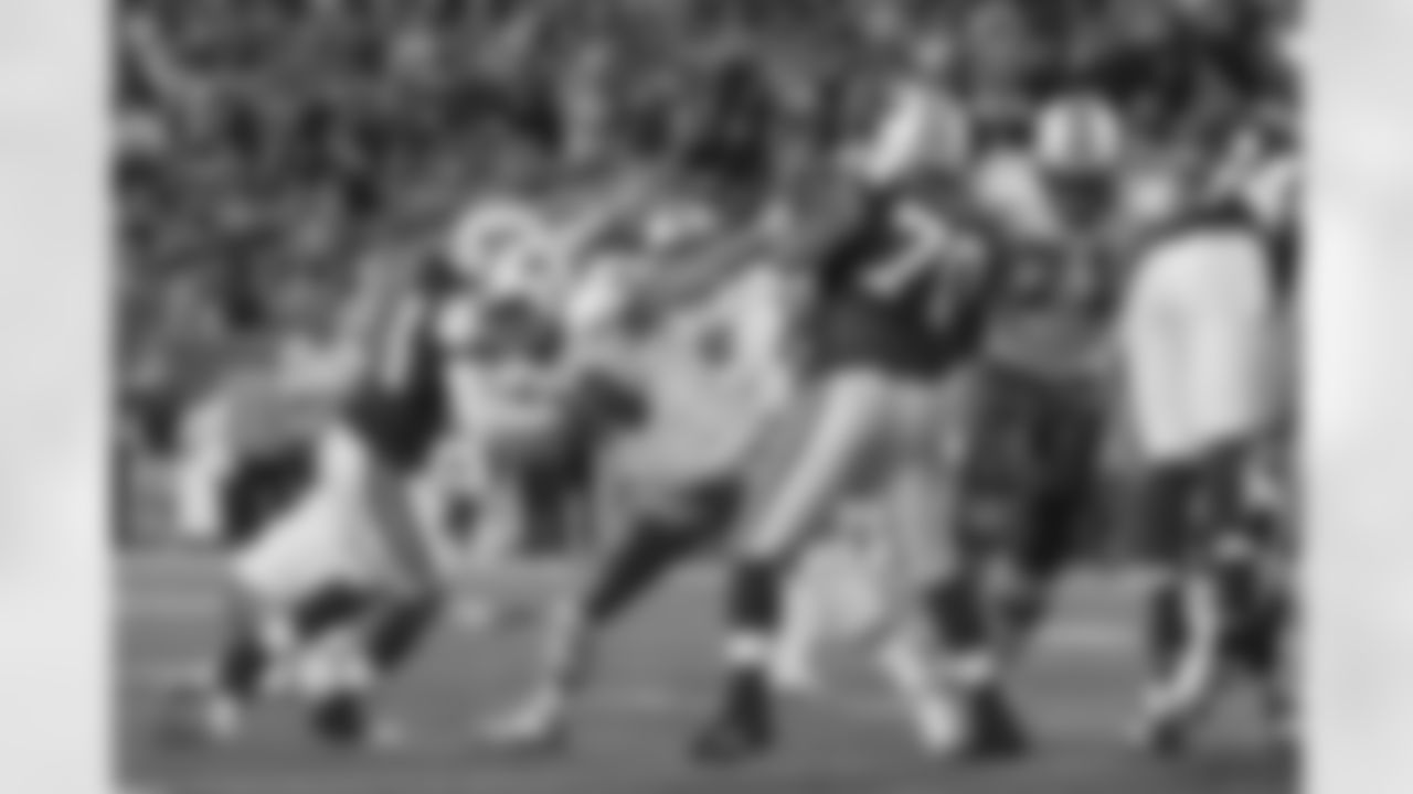 2011 Regular Season Week 6 Jets vs. Dolphins Game Photos