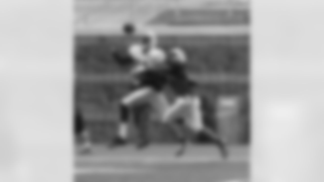 After a hot start to camp, WR Stephen Hill has cooled off a bit. In the preseason opener he was held to no receptions and in the last week of practice, he's dropped a couple of passes. Hill, entering his third season, has shown flashes of the receiver he can be during the three weeks of training camp at SUNY Cortland.