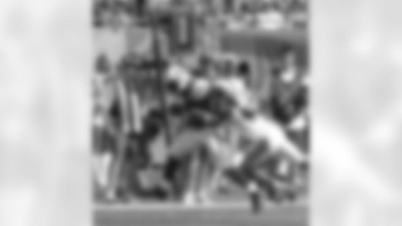 2011 Regular Season Week 17 Jets at Dolphins Game Photos