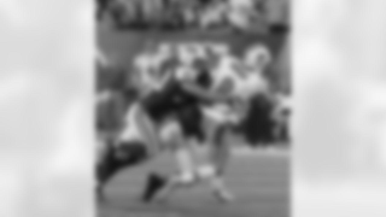2011 Regular Season Week 6 Jets vs. Dolphins Game Photos